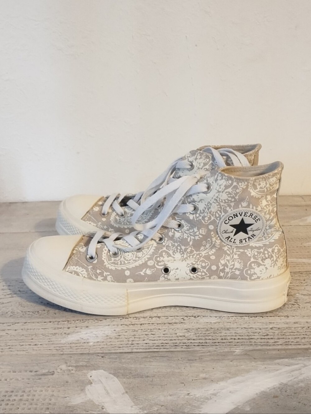CONVERSE chuck star platform floral Shoes U.S.A women's size 9.5)572542C